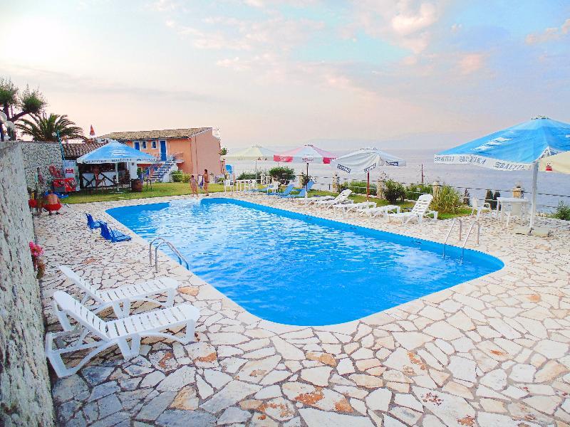 Corfu Hotel Apartments Бенитсес Экстерьер фото