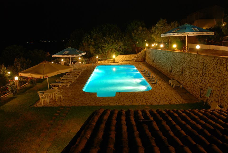 Corfu Hotel Apartments Бенитсес Экстерьер фото