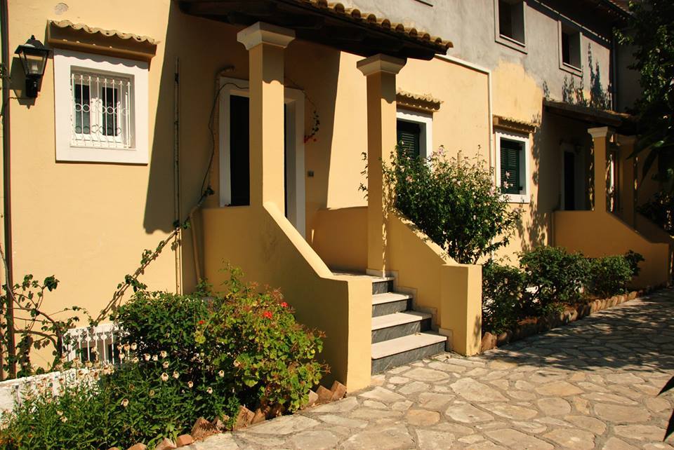 Corfu Hotel Apartments Бенитсес Экстерьер фото