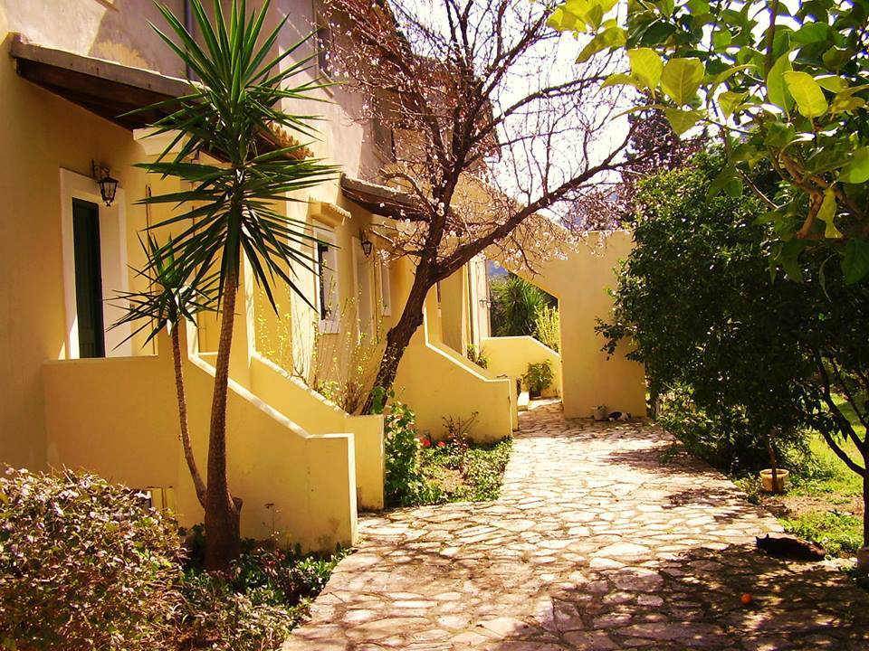 Corfu Hotel Apartments Бенитсес Экстерьер фото